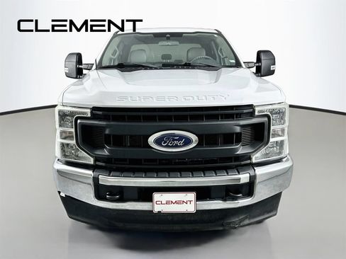 Used 2022 Ford F250 XL w/ Power Equipment Group AWD/4WD image 3