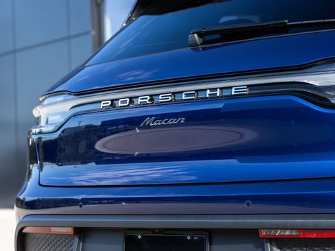 Certified 2026 Porsche Macan AWD/4WD image 15