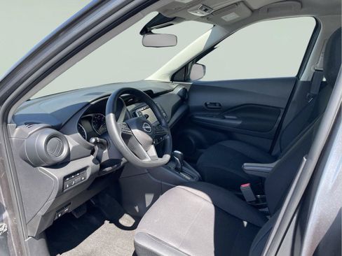 Used 2023 Nissan Kicks S FWD image 11