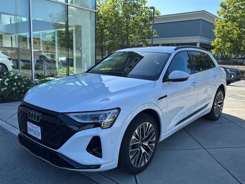 Used 2024 Audi Q8 e-tron Prestige w/ Prestige Package image 1