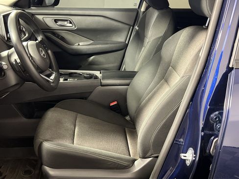 Used 2024 Nissan Rogue SV AWD/4WD image 13