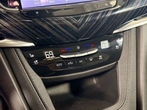 Used 2024 Cadillac XT6 Premium Luxury AWD/4WD image 17