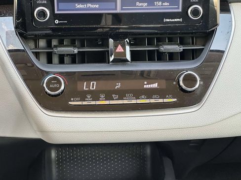 Used 2022 Toyota Corolla LE FWD image 18