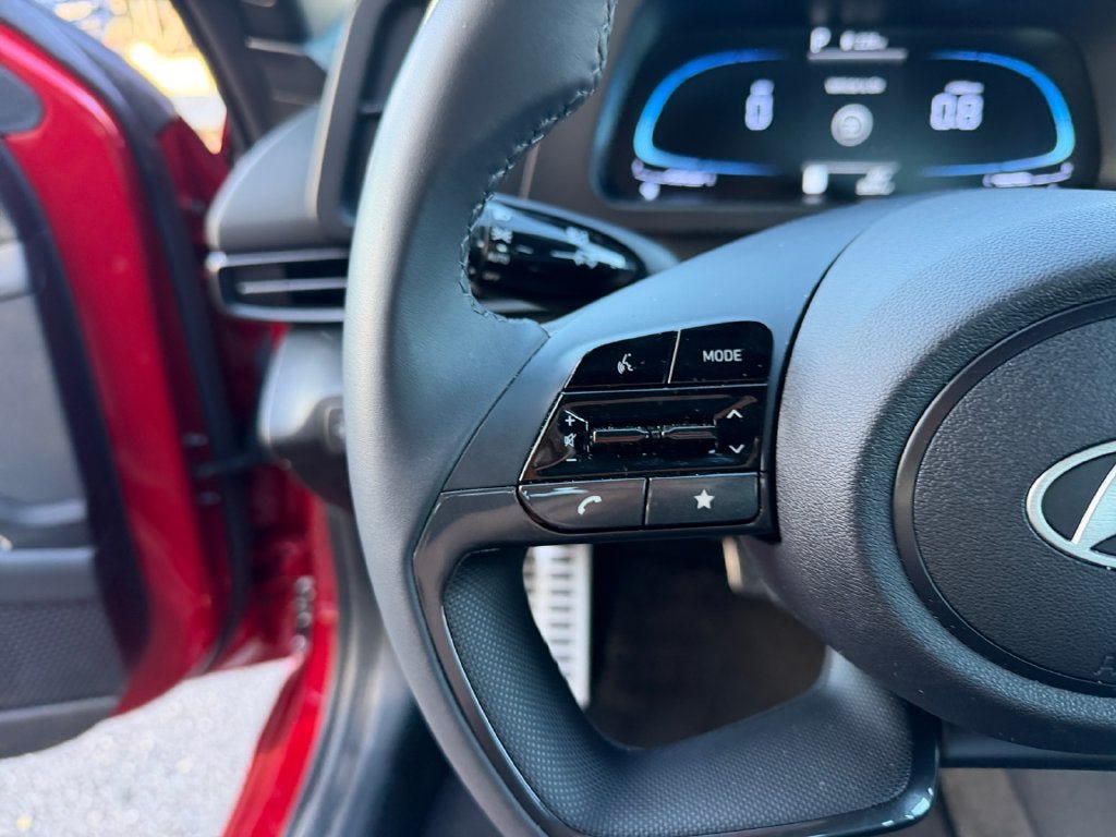 Certified 2025 Hyundai Elantra Sport FWD image 16