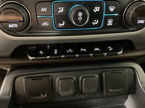 Used 2018 GMC Sierra 1500 SLT AWD/4WD image 5