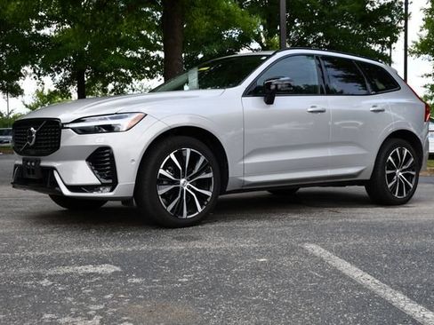 Certified 2023 Volvo XC60 B5 Plus w/ Climate Package AWD/4WD image 3