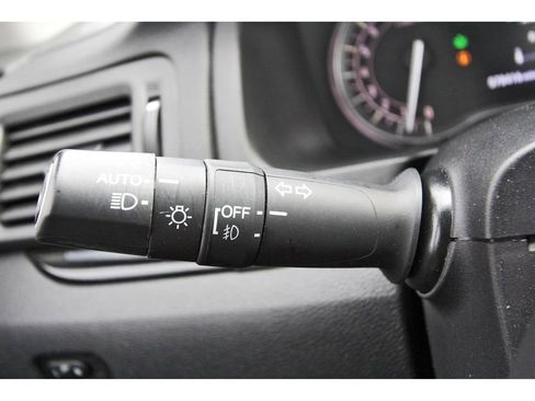 Used 2016 Honda Pilot Touring image 16