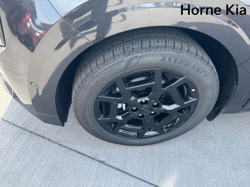 New 2026 Kia Carnival SX w/ SX Dark Edition Package FWD image 8
