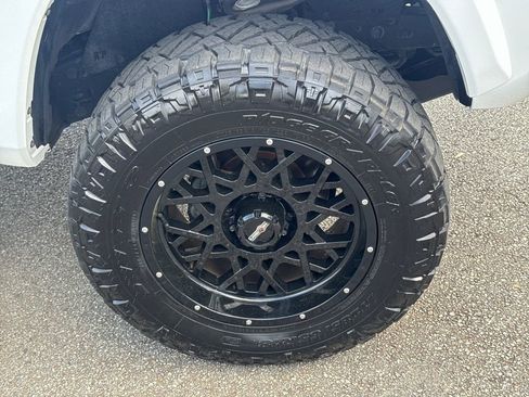 Used 2019 Toyota Tacoma SR5 image 12