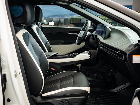 Used 2023 Kia EV6 GT-Line image 23