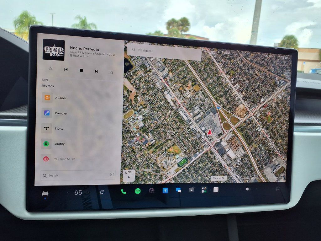 Used 2022 Tesla Model X Plaid AWD/4WD image 30