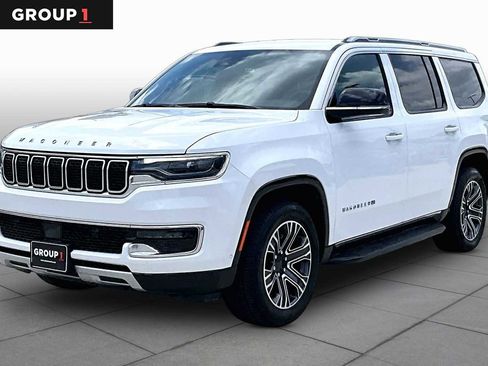 Used 2024 Jeep Wagoneer Series II w/ Flexible Seating Group RWD image 1