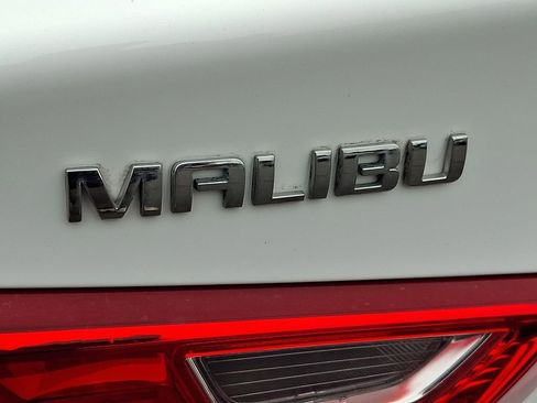 Used 2021 Chevrolet Malibu LS image 29