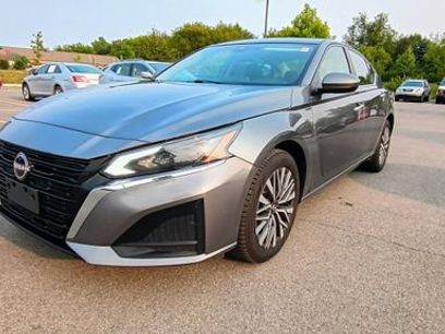 Used 2023 Nissan Altima 2.5 SV w/ SV Premium Package