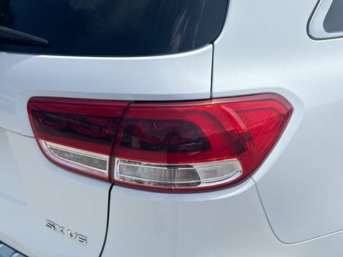 Used 2017 Kia Sorento SX FWD image 25