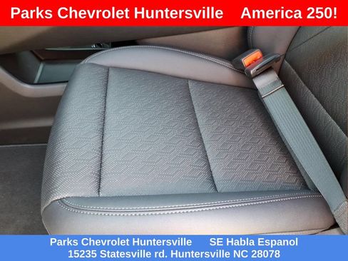New 2026 Chevrolet Equinox LT w/ Convenience Package II FWD image 17