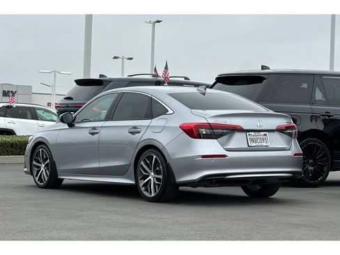 Used 2022 Honda Civic Touring image 6