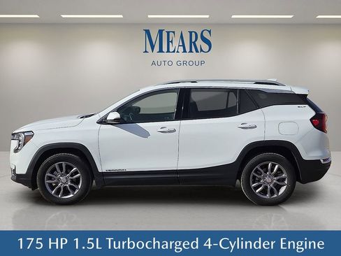 Used 2024 GMC Terrain SLT image 3