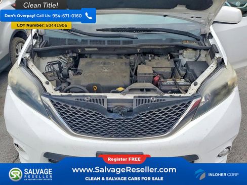 Used 2011 Toyota Sienna SE w/ Preferred Pkg image 16