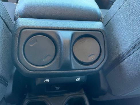 Used 2025 Jeep Wrangler Unlimited Sahara AWD/4WD image 22