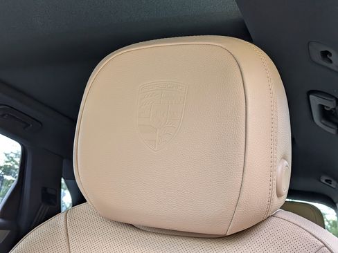Certified 2026 Porsche Cayenne S AWD/4WD image 6