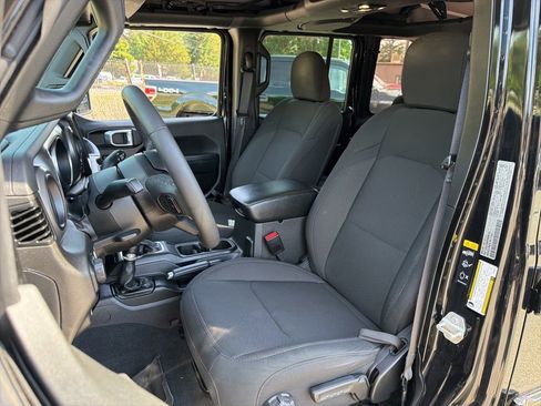 Used 2023 Jeep Wrangler Unlimited w/ 8.4" Radio Group AWD/4WD image 19