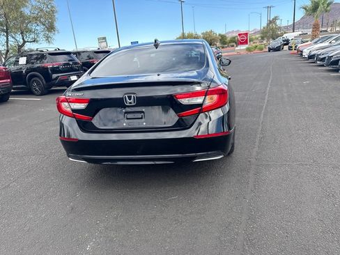 Used 2018 Honda Accord EX image 10
