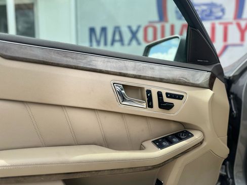 Used 2010 Mercedes-Benz E 350 E350 Sedan 4MATIC image 19