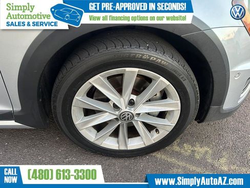 Used 2017 Volkswagen Golf Alltrack SE image 28