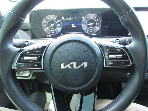 Used 2024 Kia Seltos EX image 24