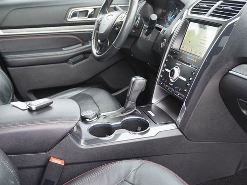 Used 2018 Ford Explorer Sport w/ Equipment Group 401A image 17