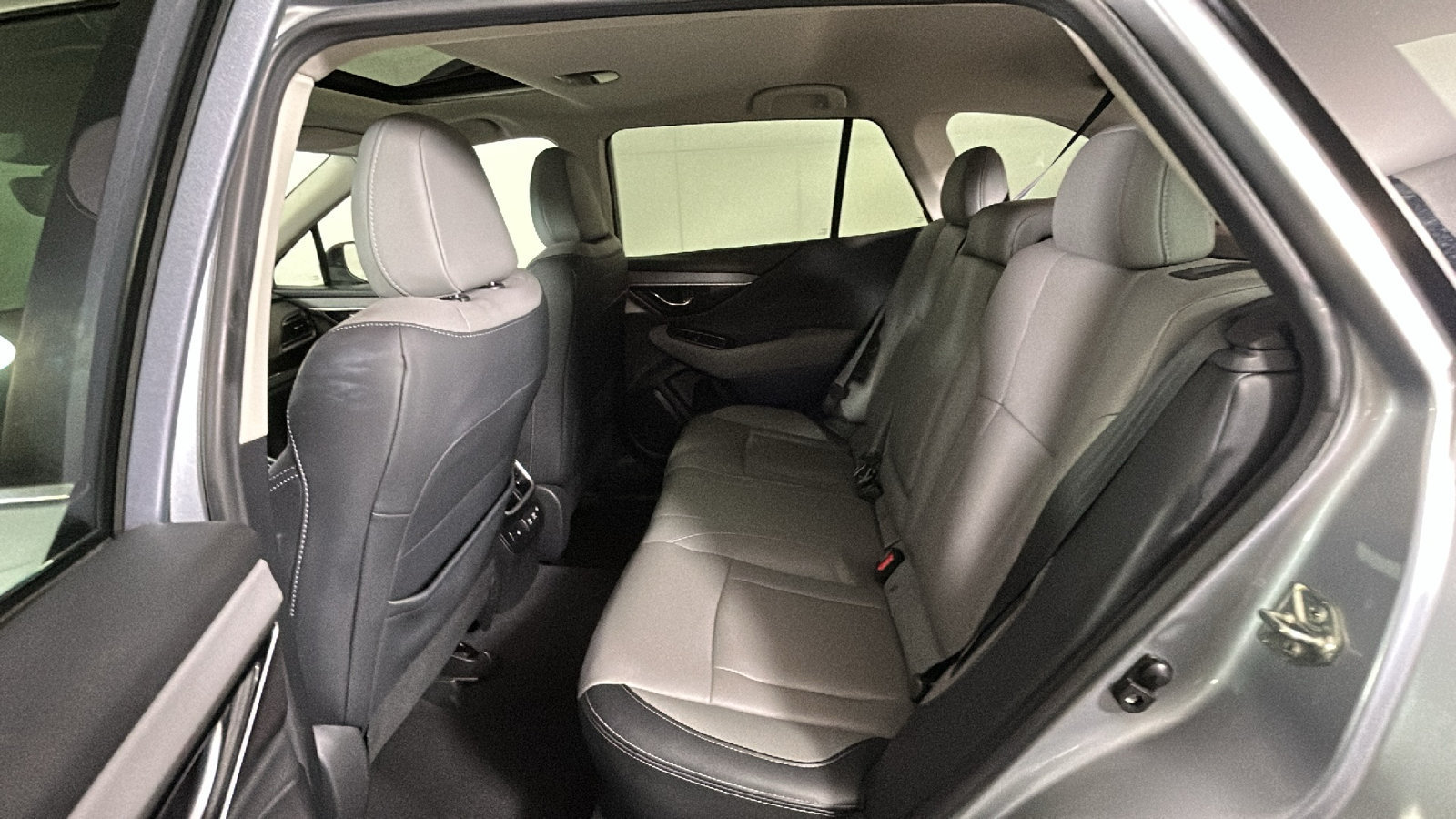 Used 2020 Subaru Outback Limited XT AWD/4WD image 32