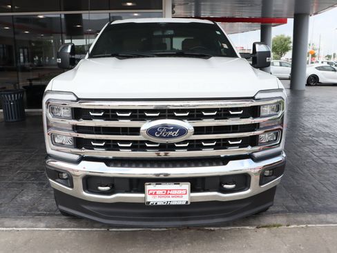 Used 2024 Ford F250 Lariat w/ Chrome Package image 3