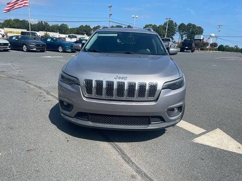 Used 2019 Jeep Cherokee Latitude Plus FWD image 5