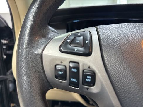 Used 2014 Ford Taurus SE image 12