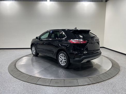 Certified 2024 Ford Edge SEL w/ Convenience Package AWD/4WD image 9