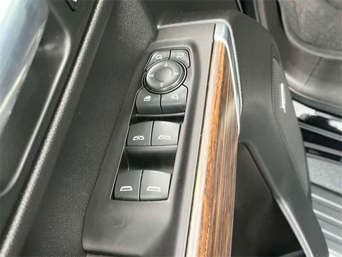 Used 2021 Chevrolet Silverado 1500 High Country w/ Technology Package image 26