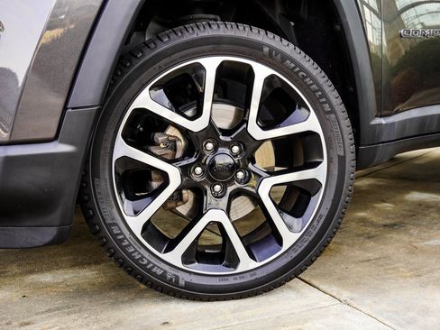 Used 2017 Jeep Compass Limited w/ Navigation Group image 3