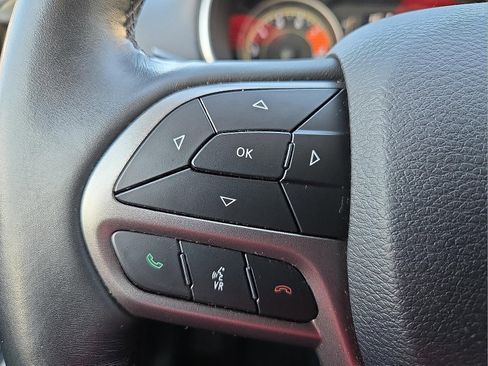 Used 2019 Jeep Cherokee Latitude Plus w/ Comfort/Convenience Group image 17