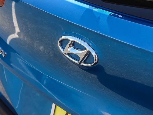 Used 2020 Hyundai Tucson SE w/ Cargo Package image 11