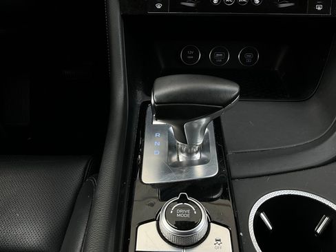 Used 2025 Genesis G70 2.5T image 24