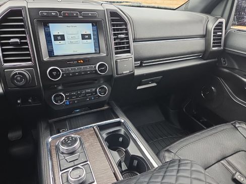 Used 2018 Ford Expedition Limited w/ Equipment Group 301A AWD/4WD image 14