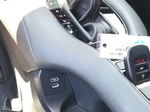 Certified 2024 Honda HR-V LX image 36