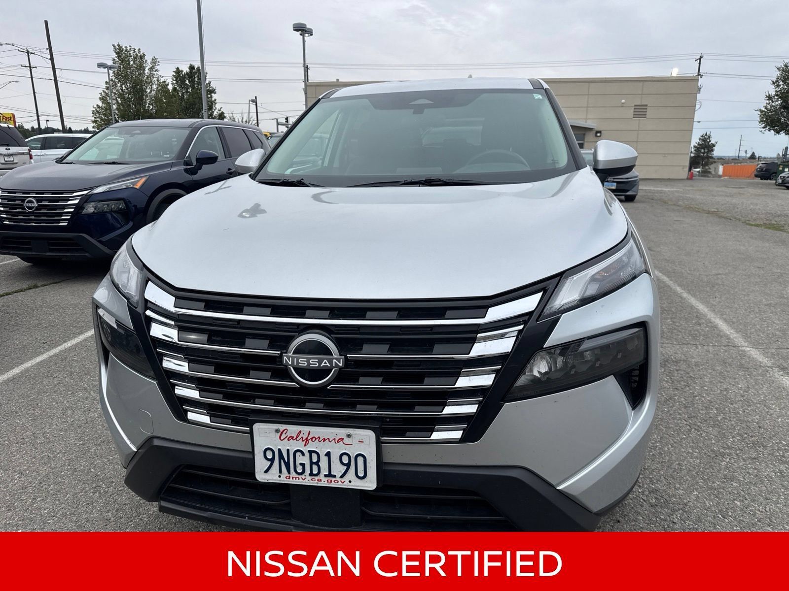 Certified 2025 Nissan Rogue SV AWD/4WD image 2