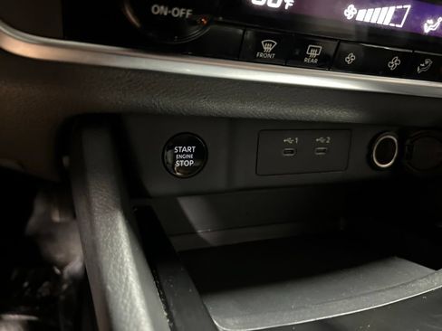 Used 2025 Nissan Rogue SV FWD image 27