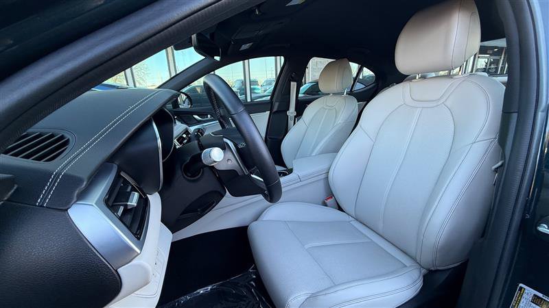 Used 2025 Genesis G70 2.5T AWD/4WD image 16