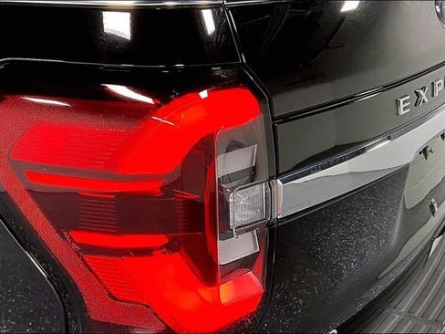 Used 2024 Ford Expedition Max Limited AWD/4WD image 22