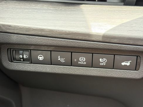 Certified 2023 Nissan Ariya AWD/4WD image 12