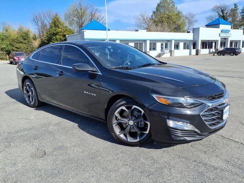 Used 2022 Chevrolet Malibu LT image 2