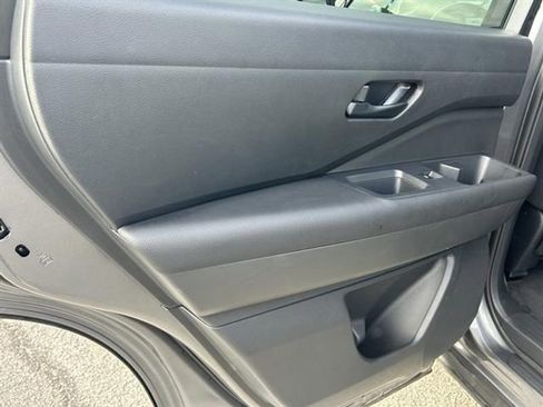 Used 2025 Nissan Pathfinder SV image 19